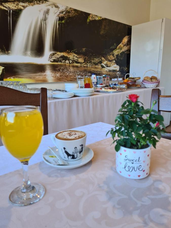 Guest House Slatki Snovi Knin Bagian luar foto