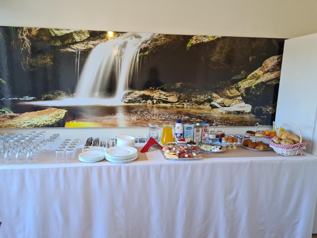 Guest House Slatki Snovi Knin Bagian luar foto