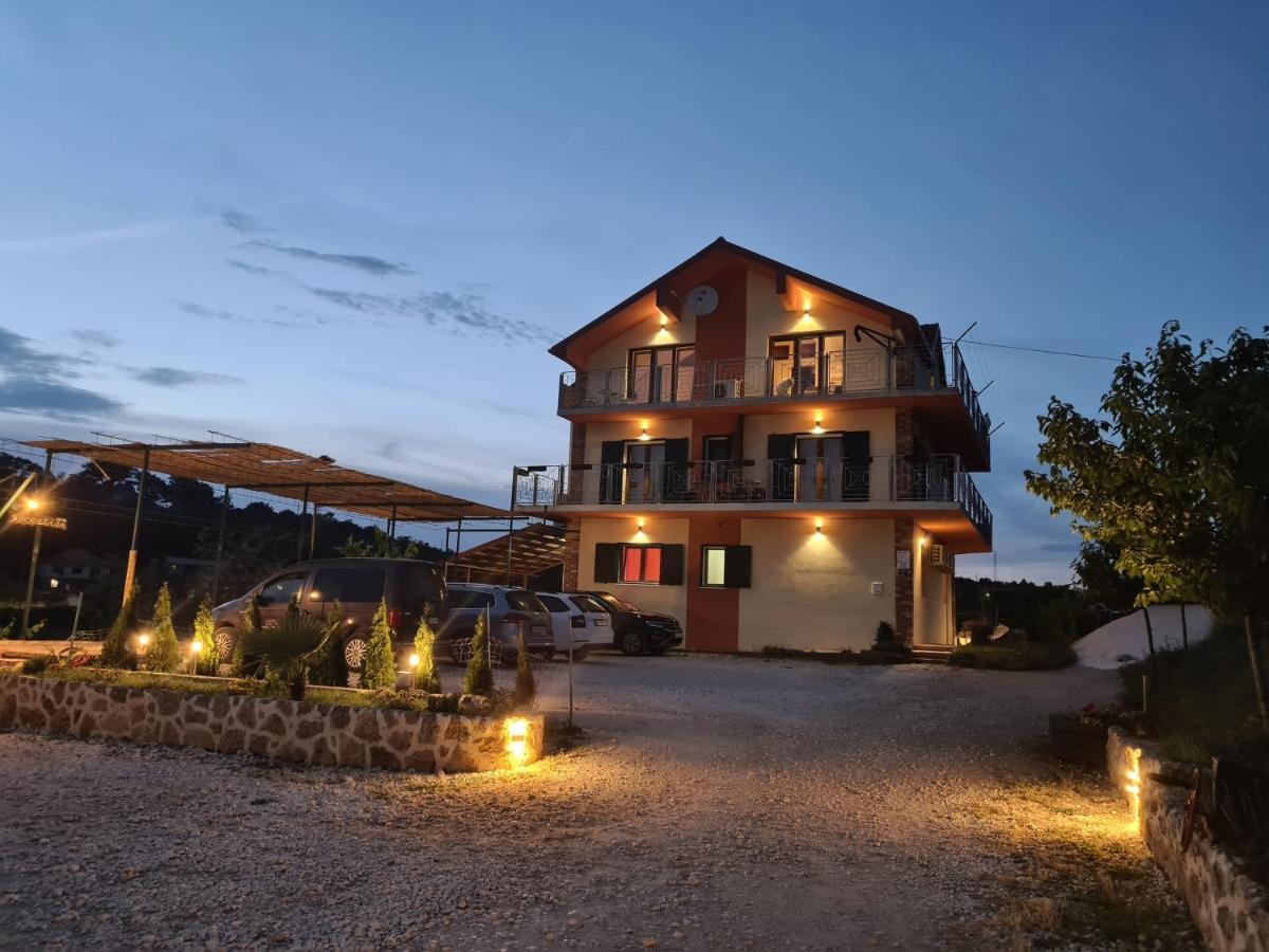 Guest House Slatki Snovi Knin Bagian luar foto