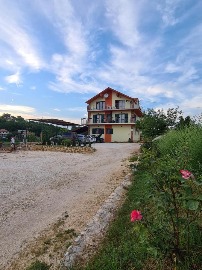 Guest House Slatki Snovi Knin Bagian luar foto