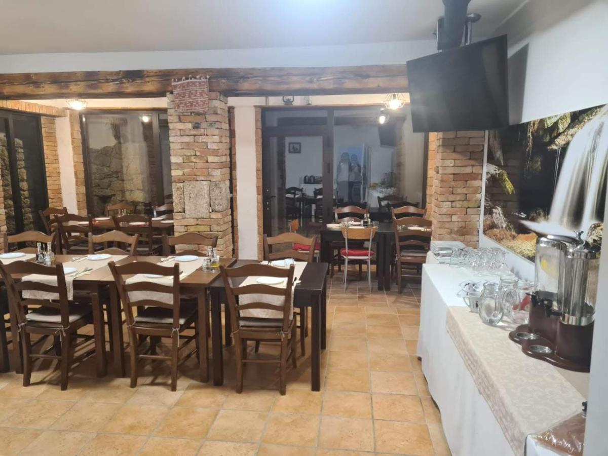 Guest House Slatki Snovi Knin Bagian luar foto