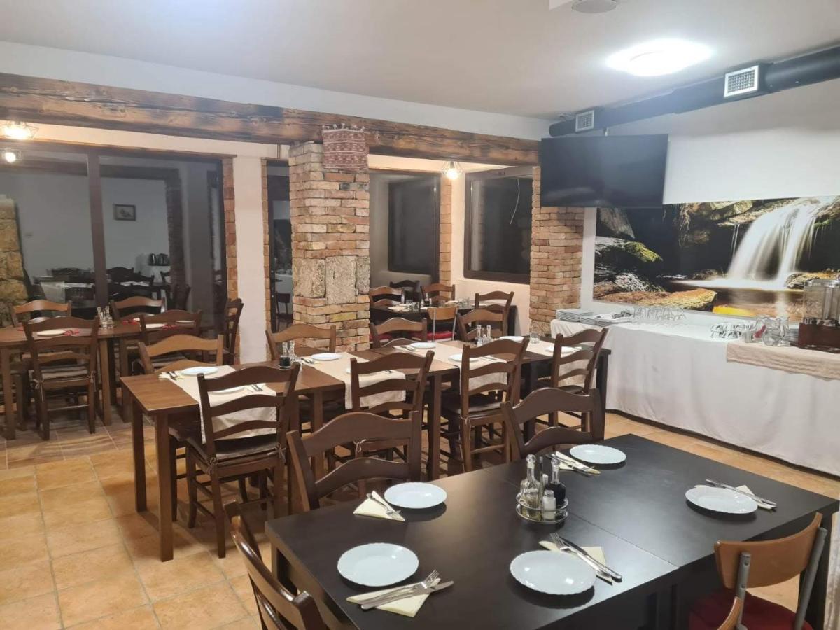 Guest House Slatki Snovi Knin Bagian luar foto