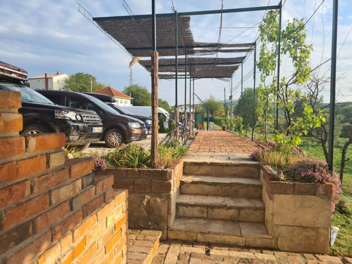 Guest House Slatki Snovi Knin Bagian luar foto