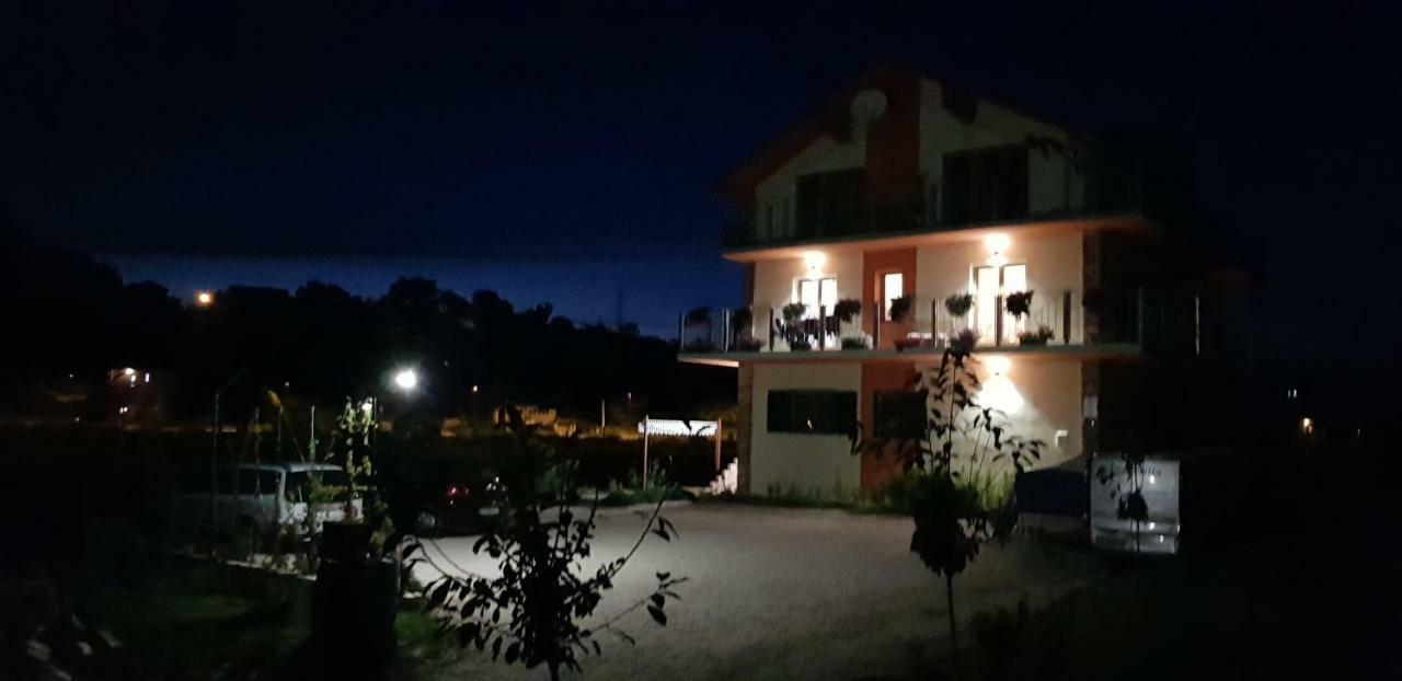 Guest House Slatki Snovi Knin Bagian luar foto